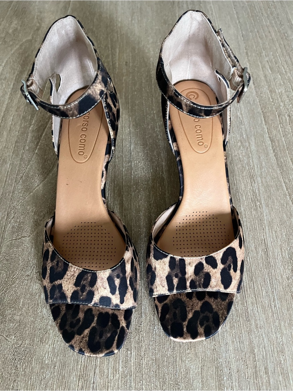 Womens’ Corso Como cushioned satin leopard print heel with straps sz 7.5